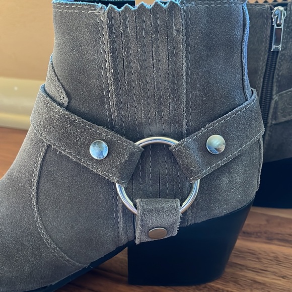 Grey Suede Ankle Boots - Great Used Condition! - Picture 4 of 6